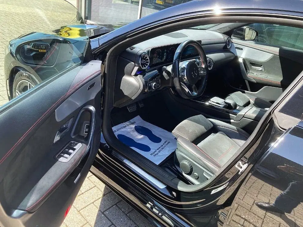 Mercedes-Benz CLA CLA 180 136pk AMG uit 2021, foto 8