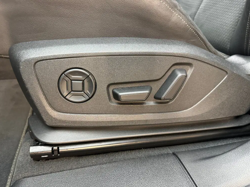 Audi Q3 35 TFSI 3x S Line Pano uit 2024, foto 14