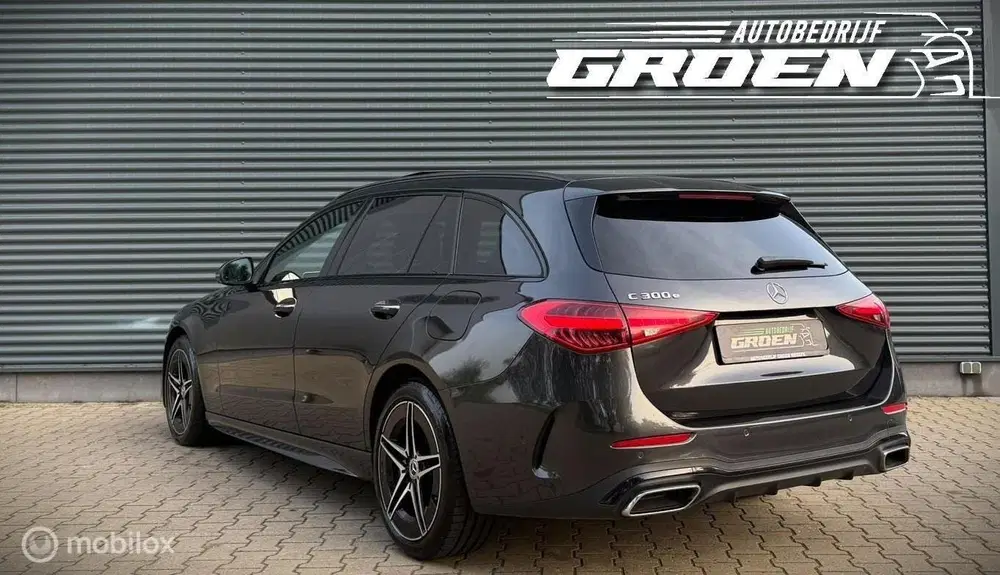 Mercedes-Benz C-Klasse Mercedes C-klasse Estate 300 e 4MATIC AMG uit 2023, foto 11