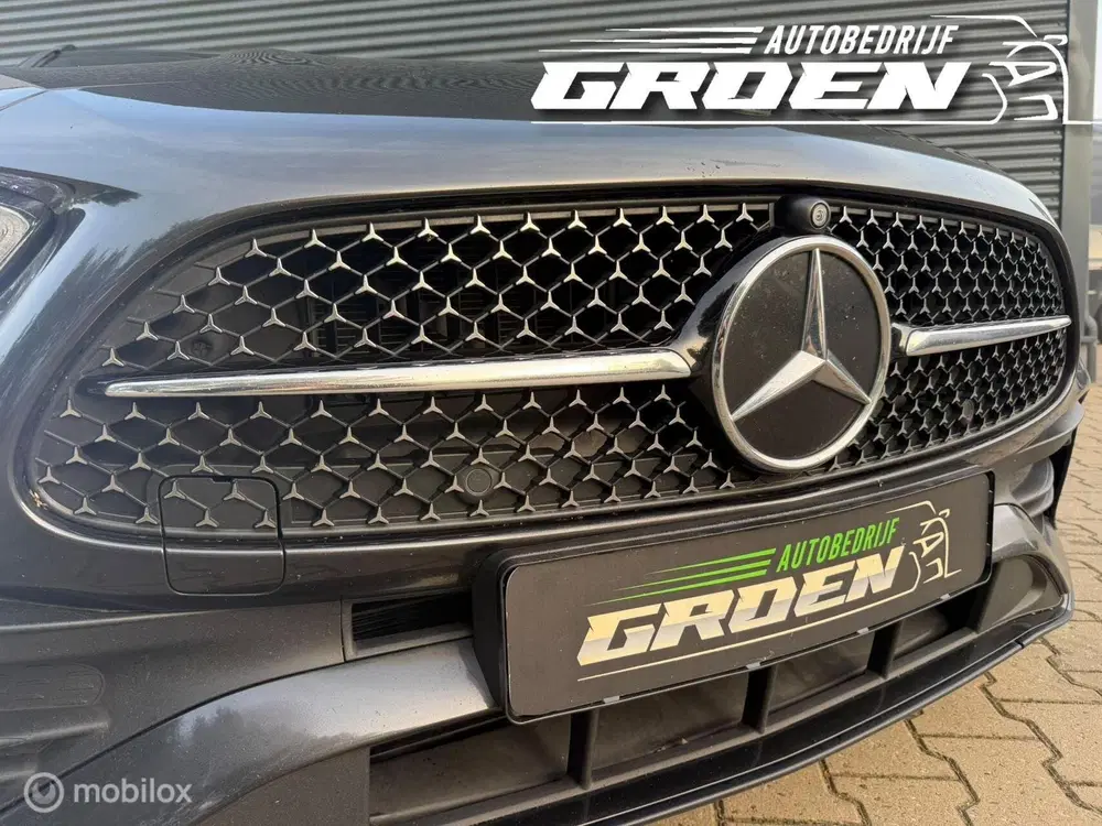 Mercedes-Benz C-Klasse Mercedes C-klasse Estate 300 e 4MATIC AMG uit 2023, foto 3