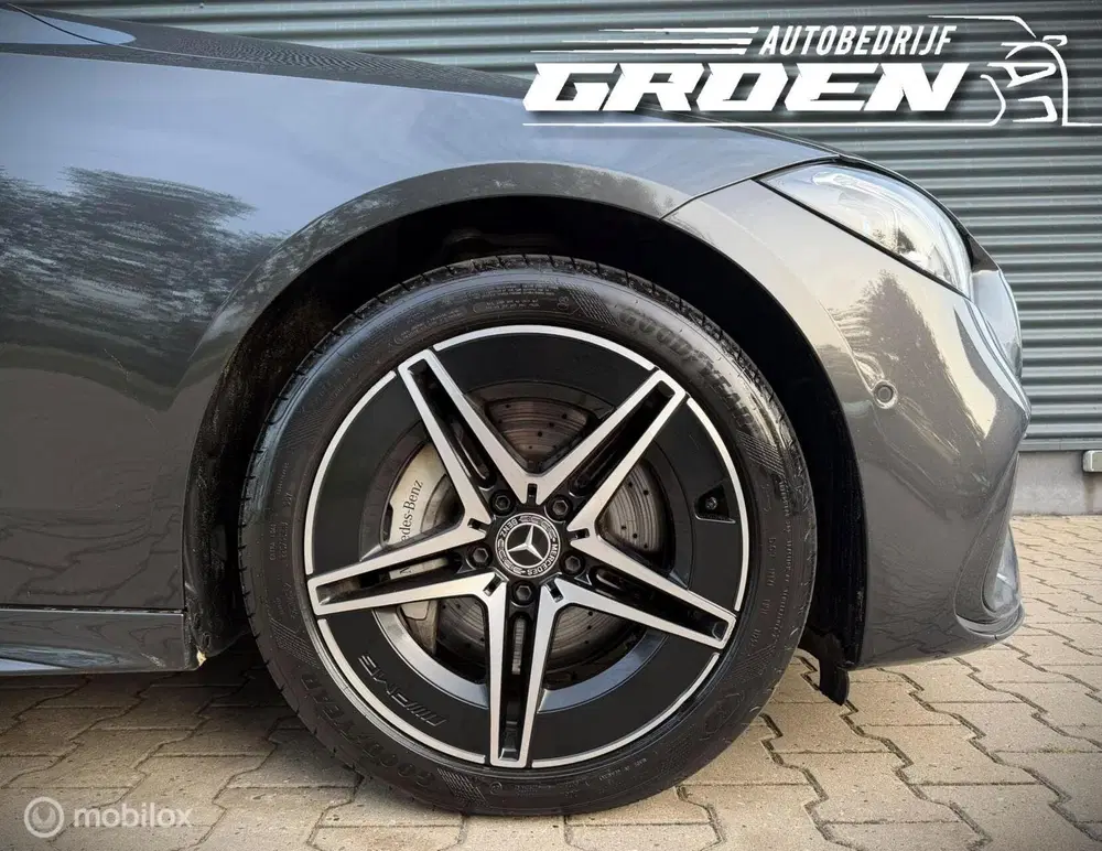 Mercedes-Benz C-Klasse Mercedes C-klasse Estate 300 e 4MATIC AMG uit 2023, foto 6