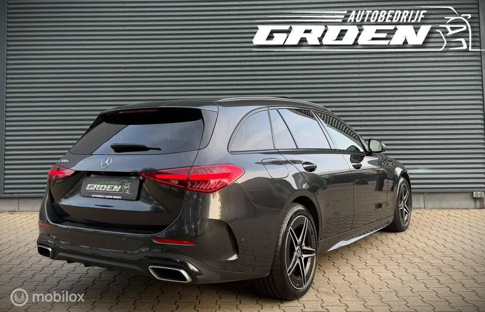 Mercedes-Benz C-Klasse Mercedes C-klasse Estate 300 e 4MATIC AMG uit 2023, foto 8