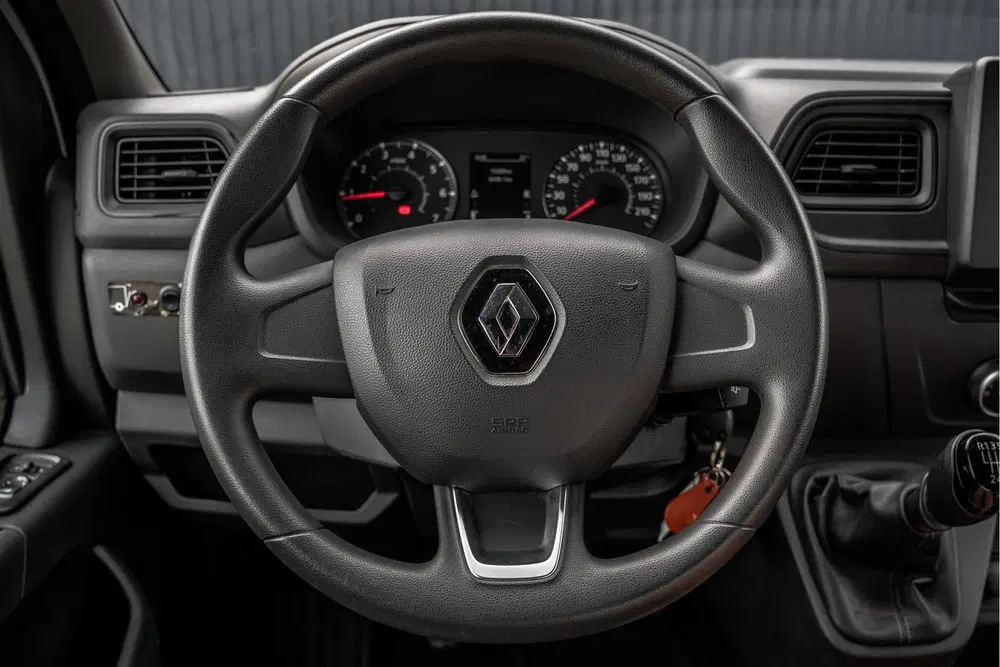 Renault Master 15.389 KM uit 2020, foto 13