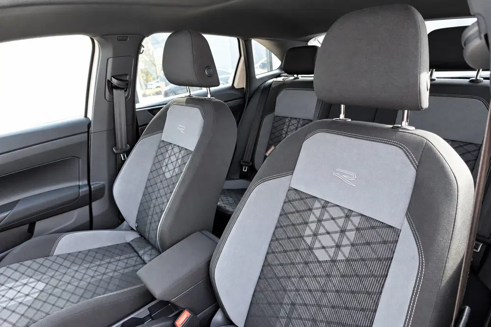 Volkswagen Taigo 1.5 TSI R-Line PANO KEYLESS CAM uit 2023, foto 5