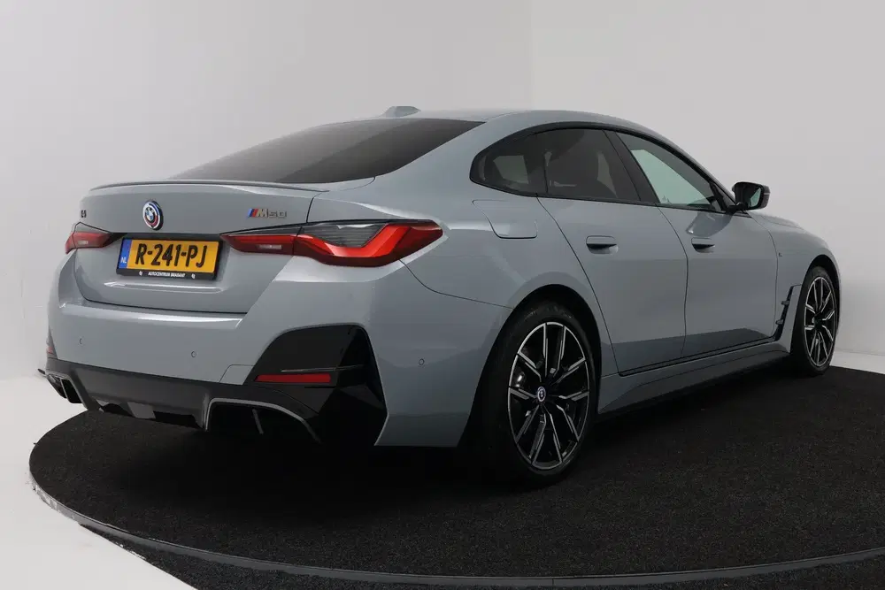 BMW i4 M50 High Executive 84 kWh (STOELVERWARMING uit 2022, foto 12