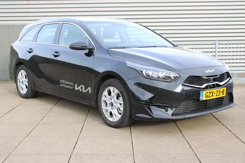 Kia Ceed 1.0 T-GDi DynamicLine Navigatie uit 2025, foto 2