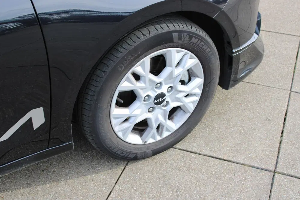 Kia Ceed 1.0 T-GDi DynamicLine Navigatie uit 2025, foto 9