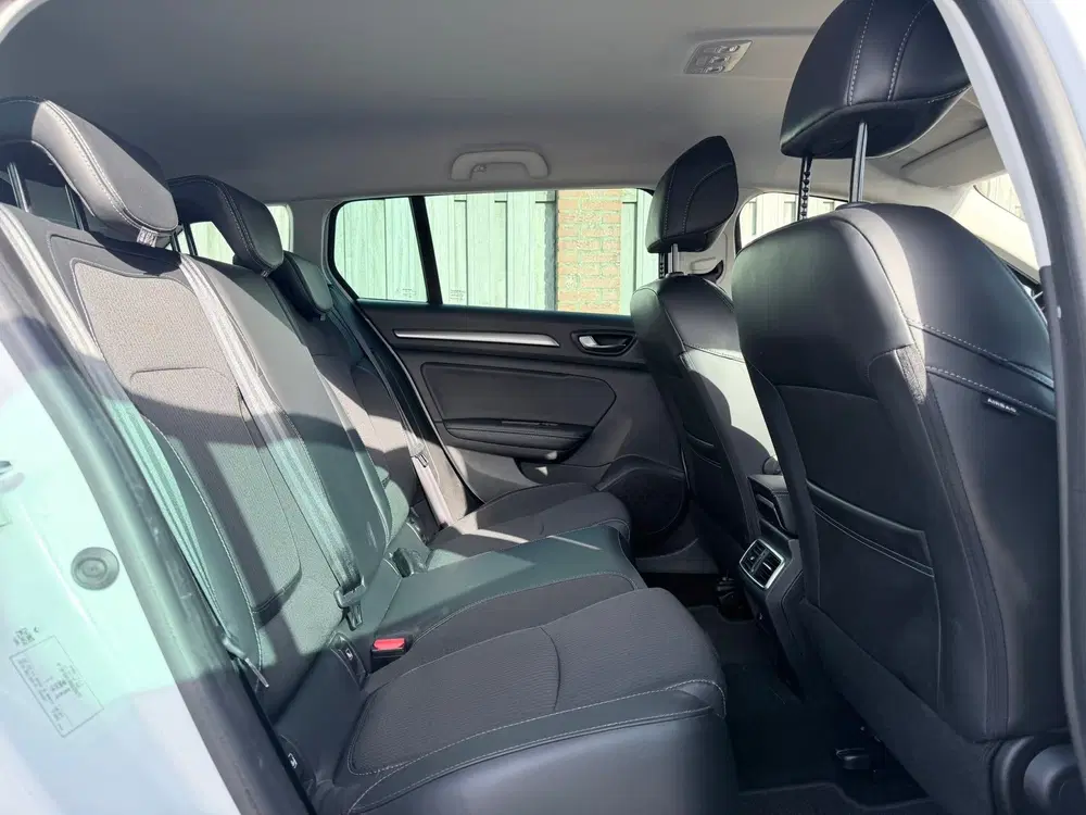 Renault Megane Mégane Estate 1.3 TCe 140 Techno STOELSTUU uit 2023, foto 14