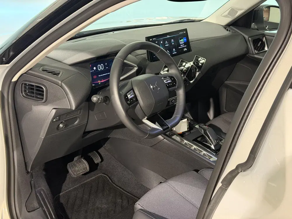 DS Automobiles DS 3 DS 3 1.2 Hybrid 145 Ligne Business uit 2026, foto 4