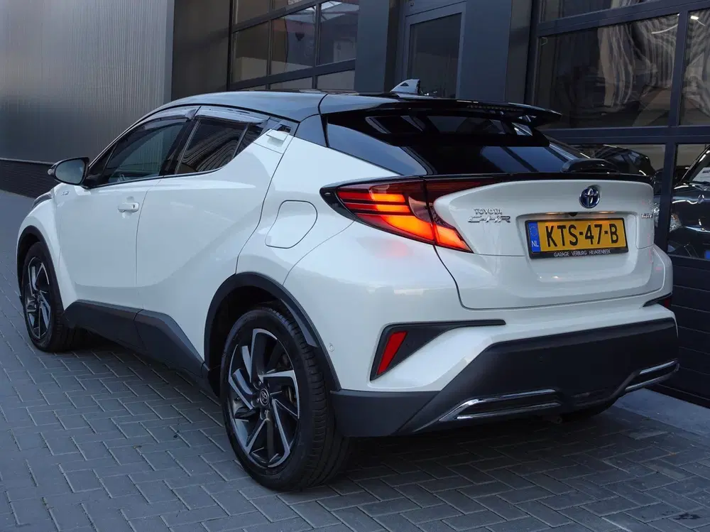 Toyota C-HR 2.0 Hybrid LUXURY Bi-Tone (Navi uit 2020, foto 3