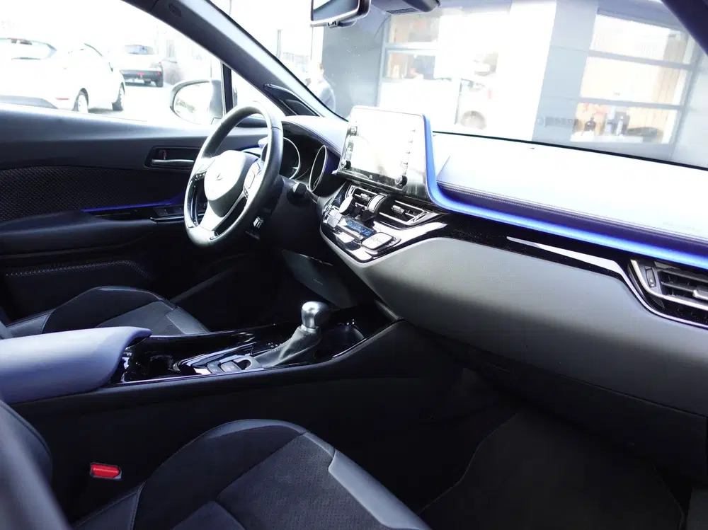 Toyota C-HR 2.0 Hybrid LUXURY Bi-Tone (Navi uit 2020, foto 6
