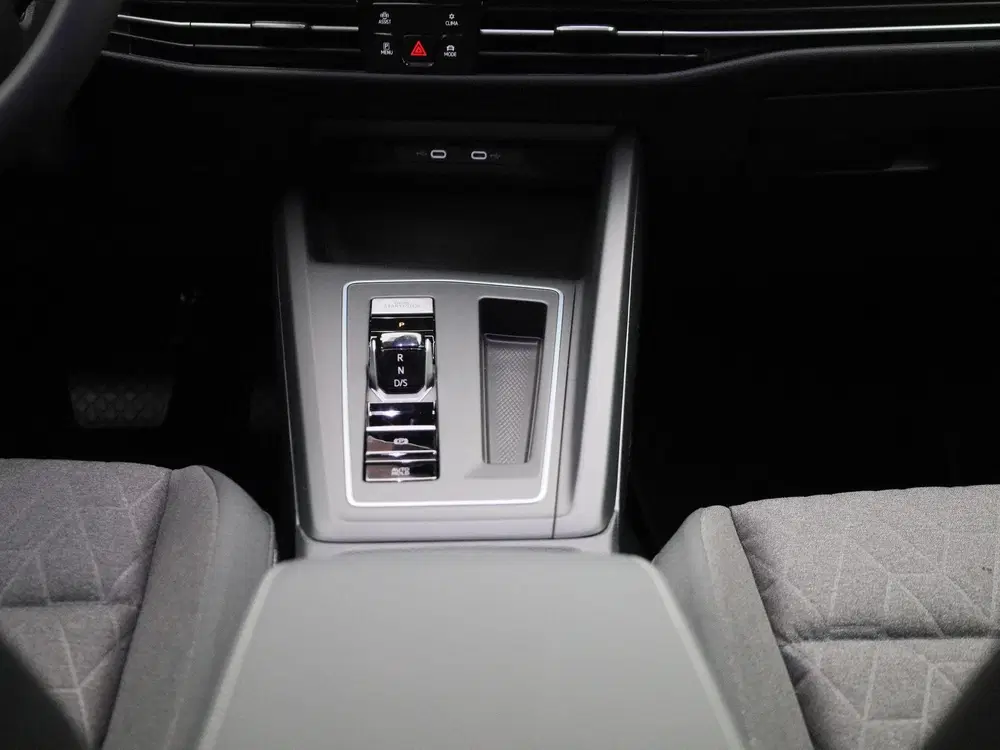 Volkswagen Golf 1.5 eHybrid Life Edition uit 2025, foto 10
