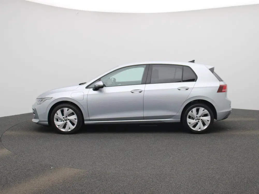 Volkswagen Golf 1.5 eHybrid Life Edition uit 2025, foto 4