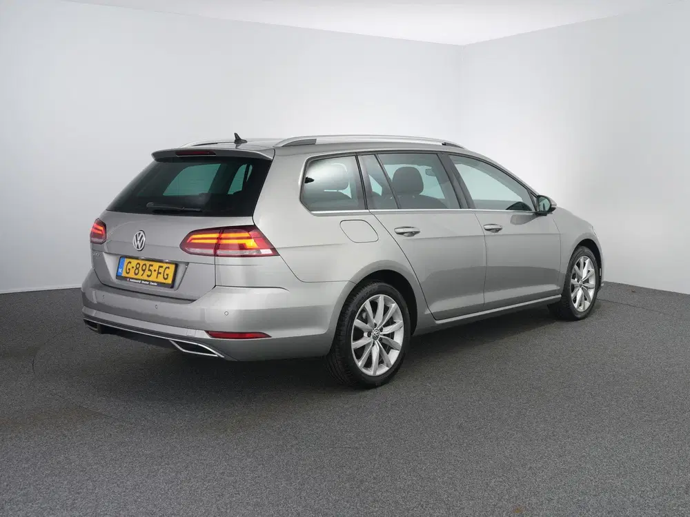 Volkswagen Golf 1.5 TSI Highline Business R uit 2019, foto 2