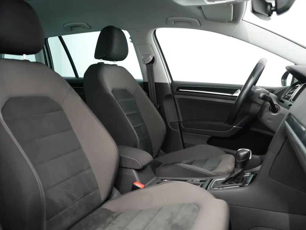 Volkswagen Golf 1.5 TSI Highline Business R uit 2019, foto 4