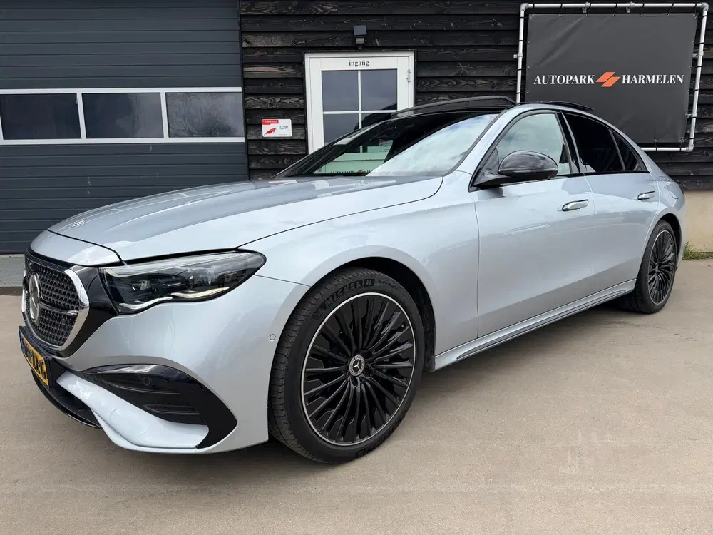 Mercedes-Benz E-Klasse 300e AMG Line Burmester Pano 360 FULL uit 2023