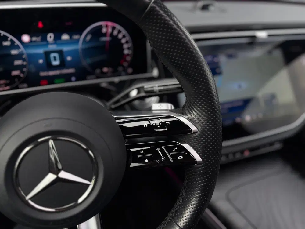Mercedes-Benz E-Klasse 300e AMG Line Burmester Pano 360 FULL uit 2023, foto 13