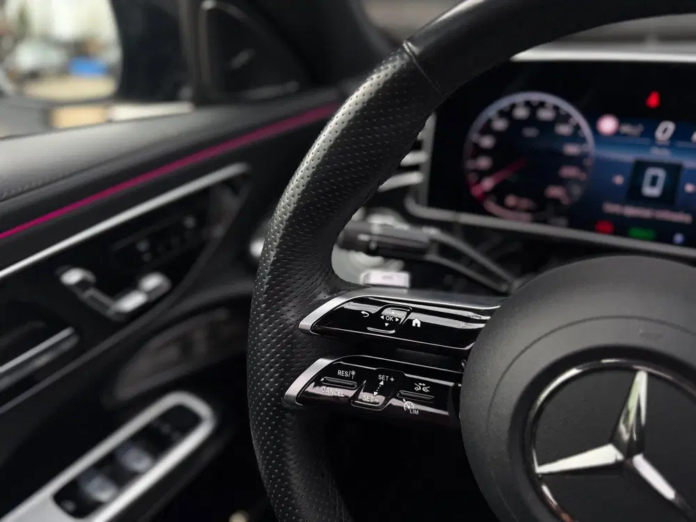 Mercedes-Benz E-Klasse 300e AMG Line Burmester Pano 360 FULL uit 2023, foto 14