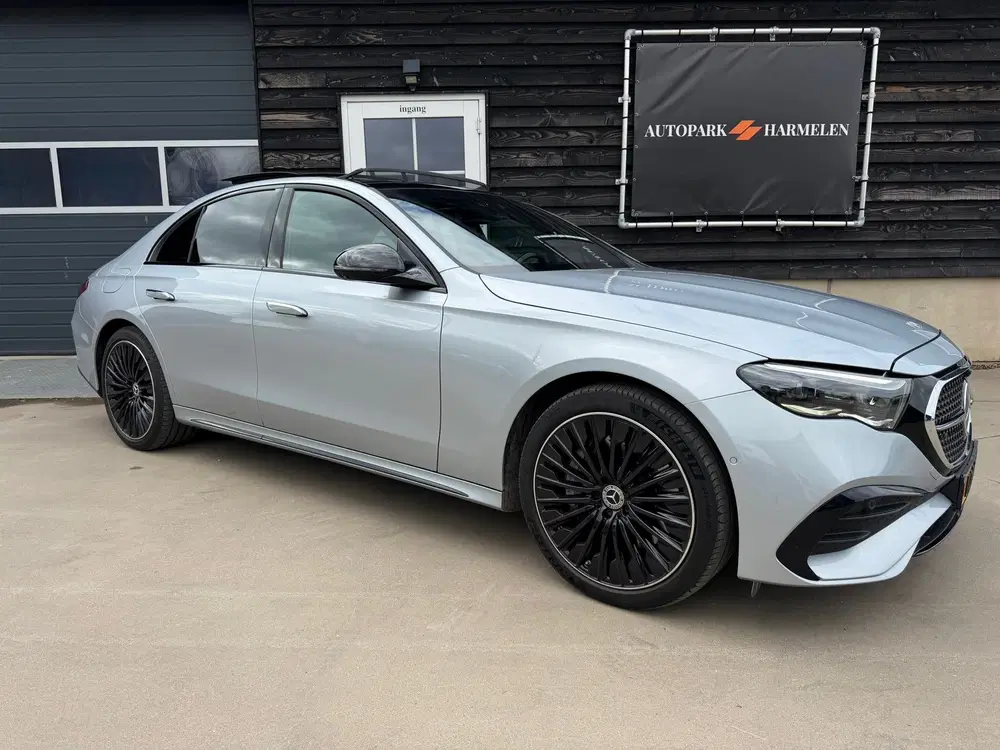 Mercedes-Benz E-Klasse 300e AMG Line Burmester Pano 360 FULL uit 2023, foto 4