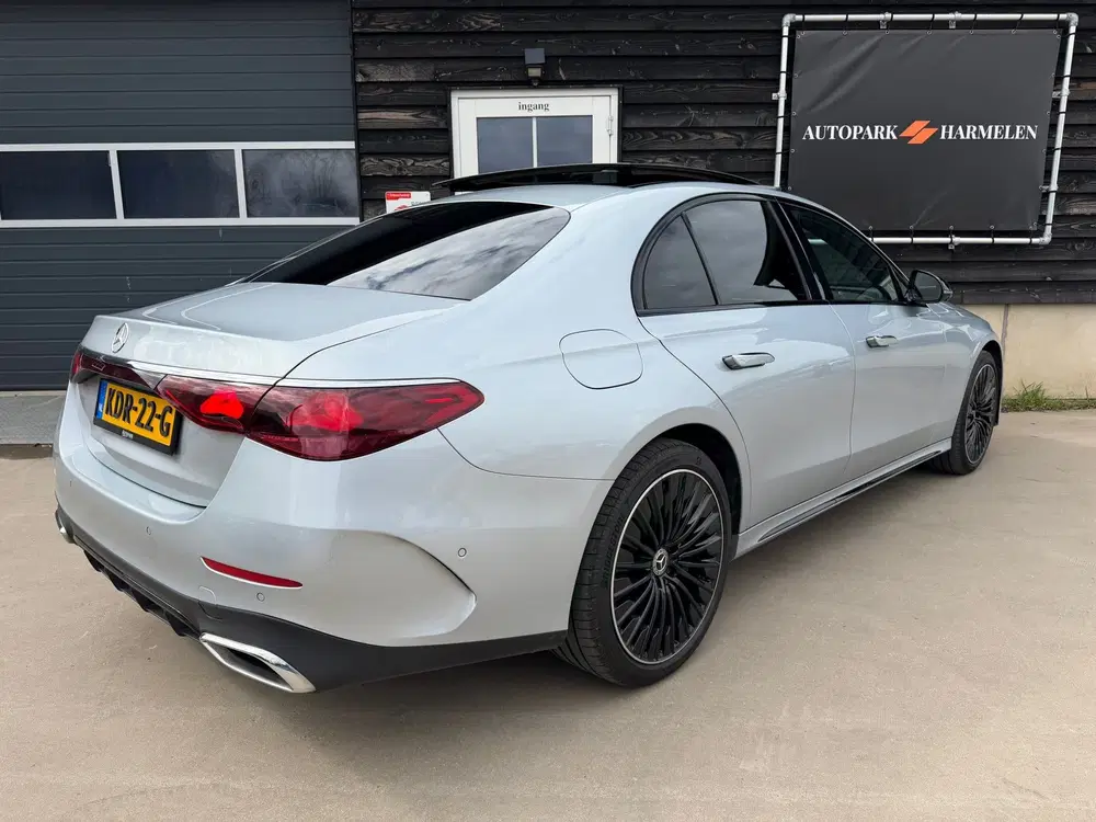 Mercedes-Benz E-Klasse 300e AMG Line Burmester Pano 360 FULL uit 2023, foto 5