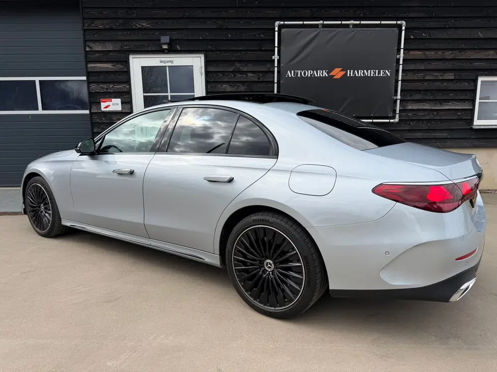 Mercedes-Benz E-Klasse 300e AMG Line Burmester Pano 360 FULL uit 2023, foto 6
