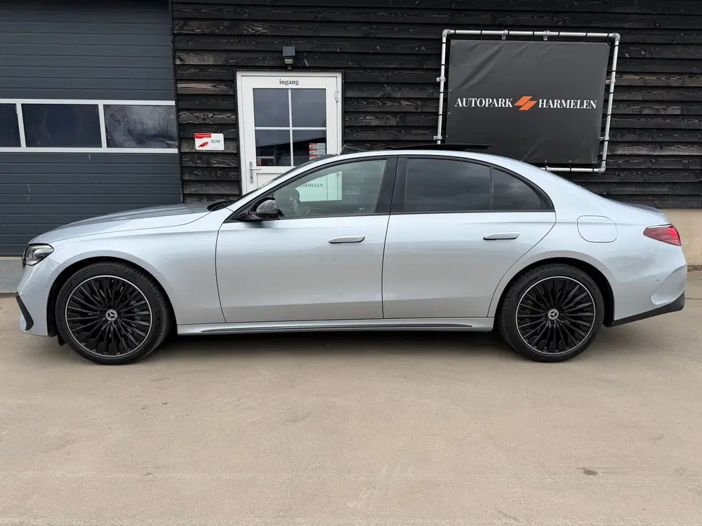 Mercedes-Benz E-Klasse 300e AMG Line Burmester Pano 360 FULL uit 2023, foto 8