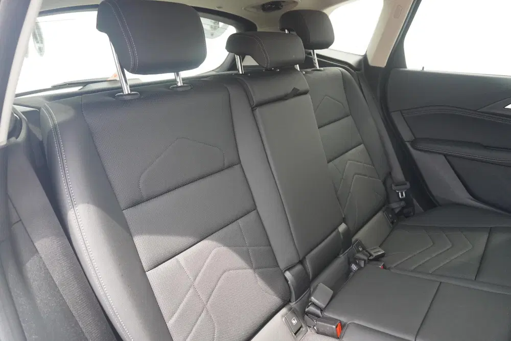 BMW 2-serie Active Tourer 218i uit 2023, foto 9