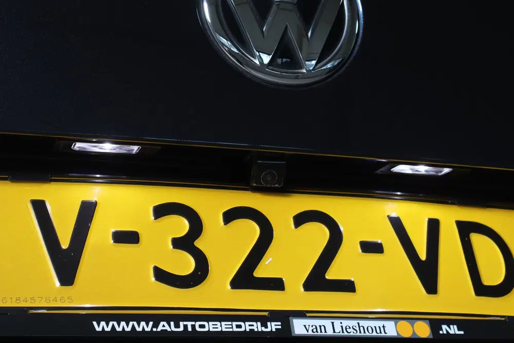 Volkswagen Transporter 2.0 TDI L2H1 Highline uit 2019, foto 12