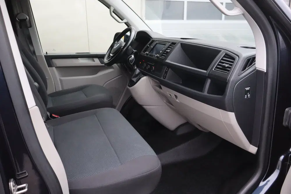 Volkswagen Transporter 2.0 TDI L2H1 Highline uit 2019, foto 3