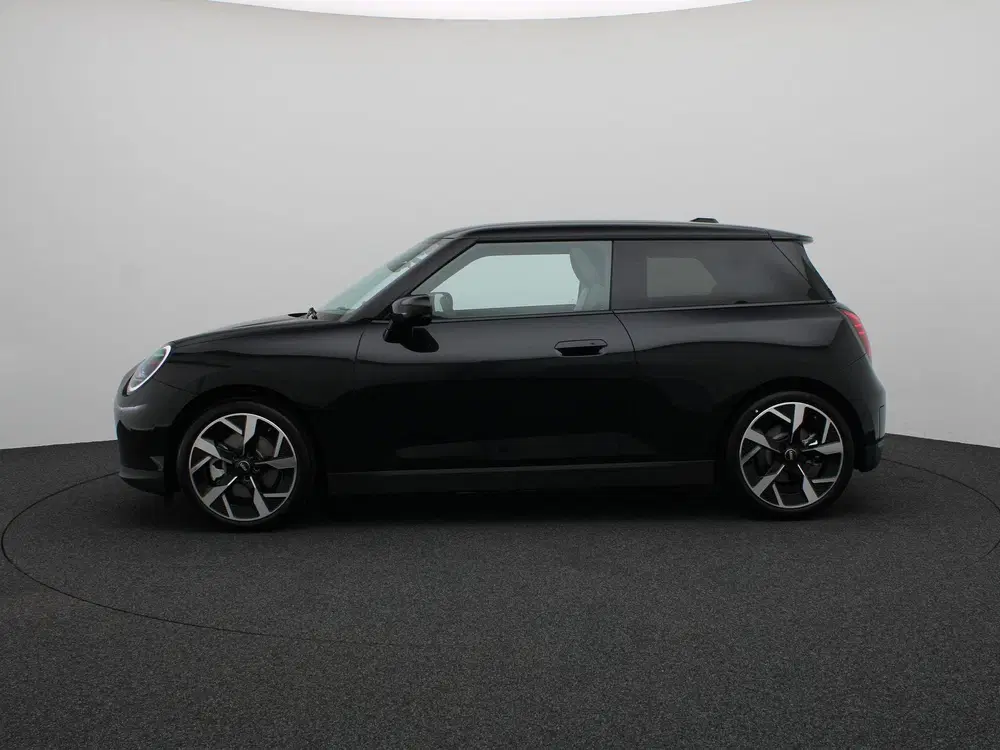 Mini Cooper SE E Classic M 54.2 kWh uit 2026, foto 4