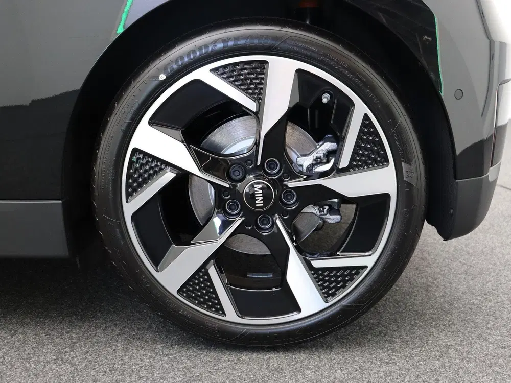 Mini Cooper SE E Classic M 54.2 kWh uit 2026, foto 8