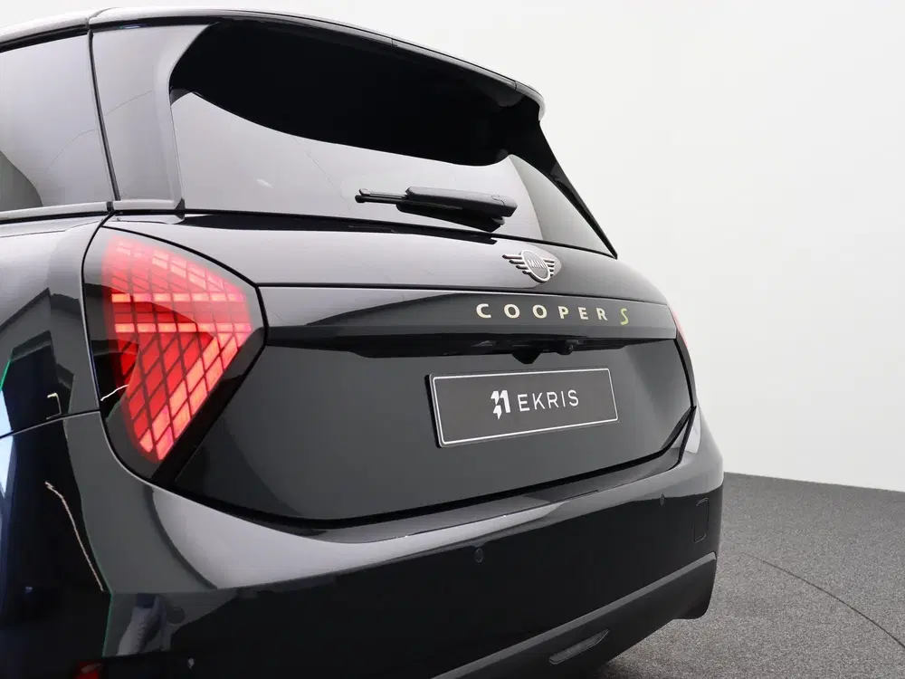 Mini Cooper SE E Classic M 54.2 kWh uit 2026, foto 9
