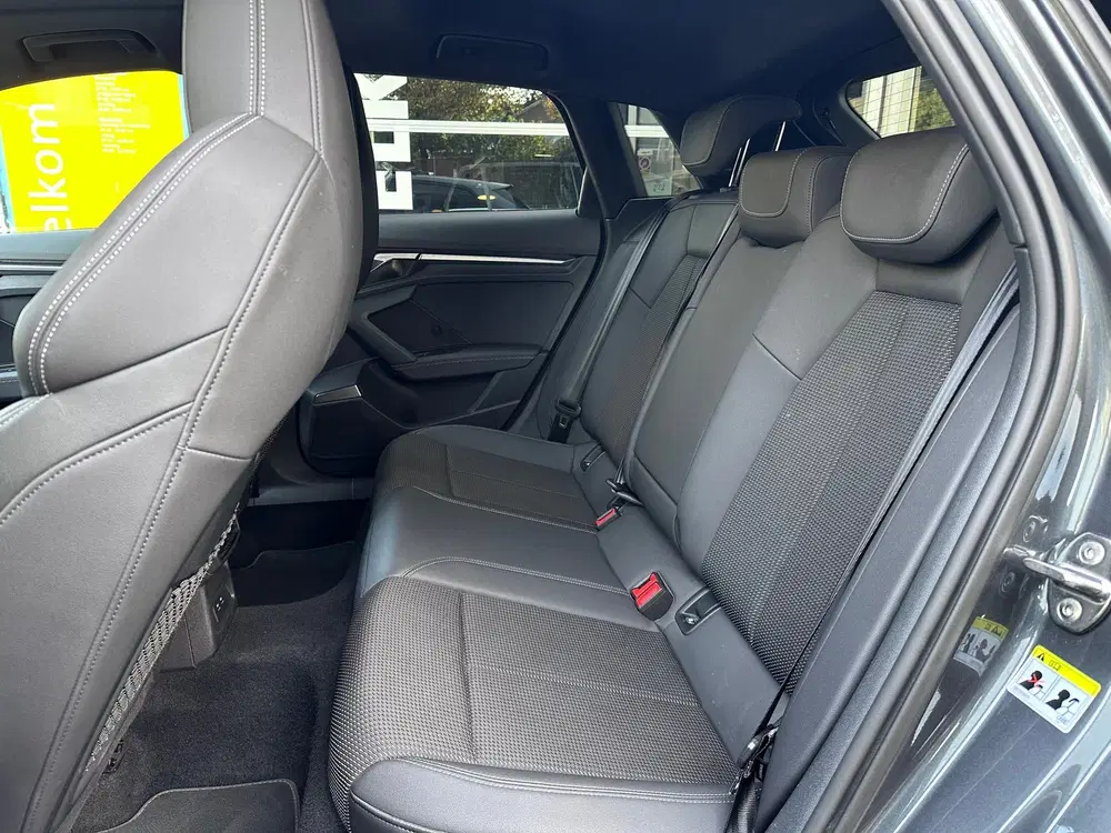 Audi A3 35 TDI edition one uit 2021, foto 12