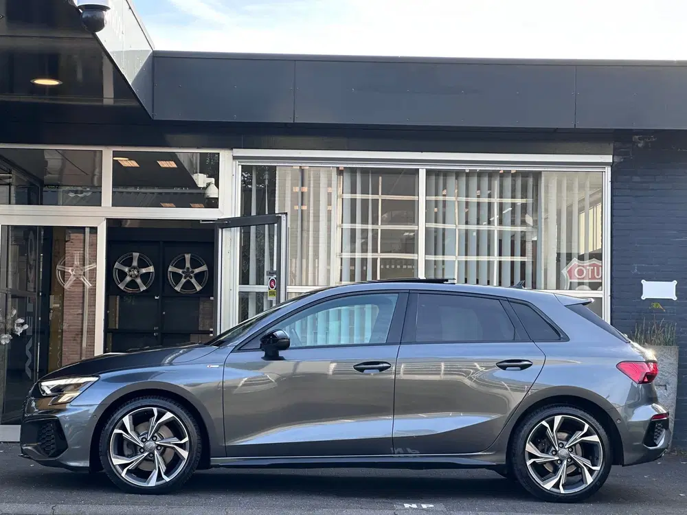 Audi A3 35 TDI edition one uit 2021, foto 2