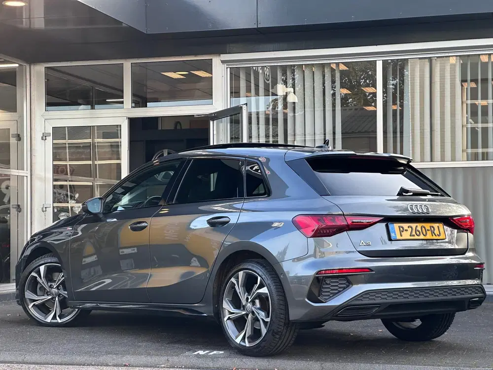Audi A3 35 TDI edition one uit 2021, foto 3