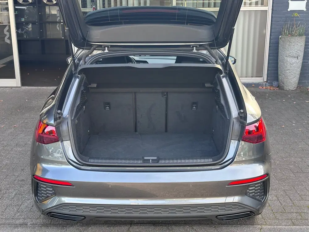 Audi A3 35 TDI edition one uit 2021, foto 6