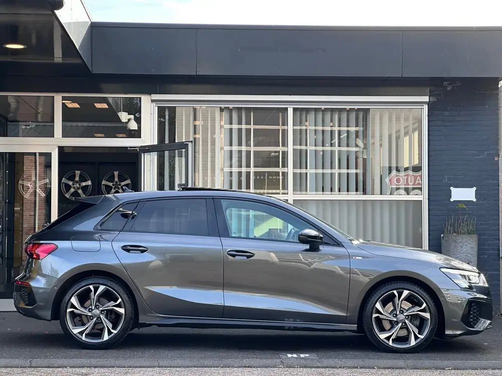 Audi A3 35 TDI edition one uit 2021, foto 8