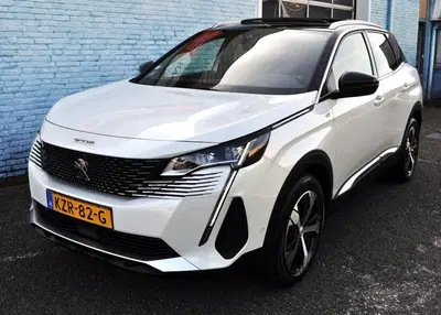 Peugeot 3008 1.2 PureTech AllureP uit 2021