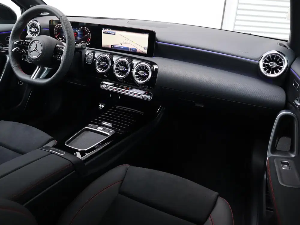 Mercedes-Benz A-Klasse 250 e Star Edition AMG Line Plus uit 2026, foto 3