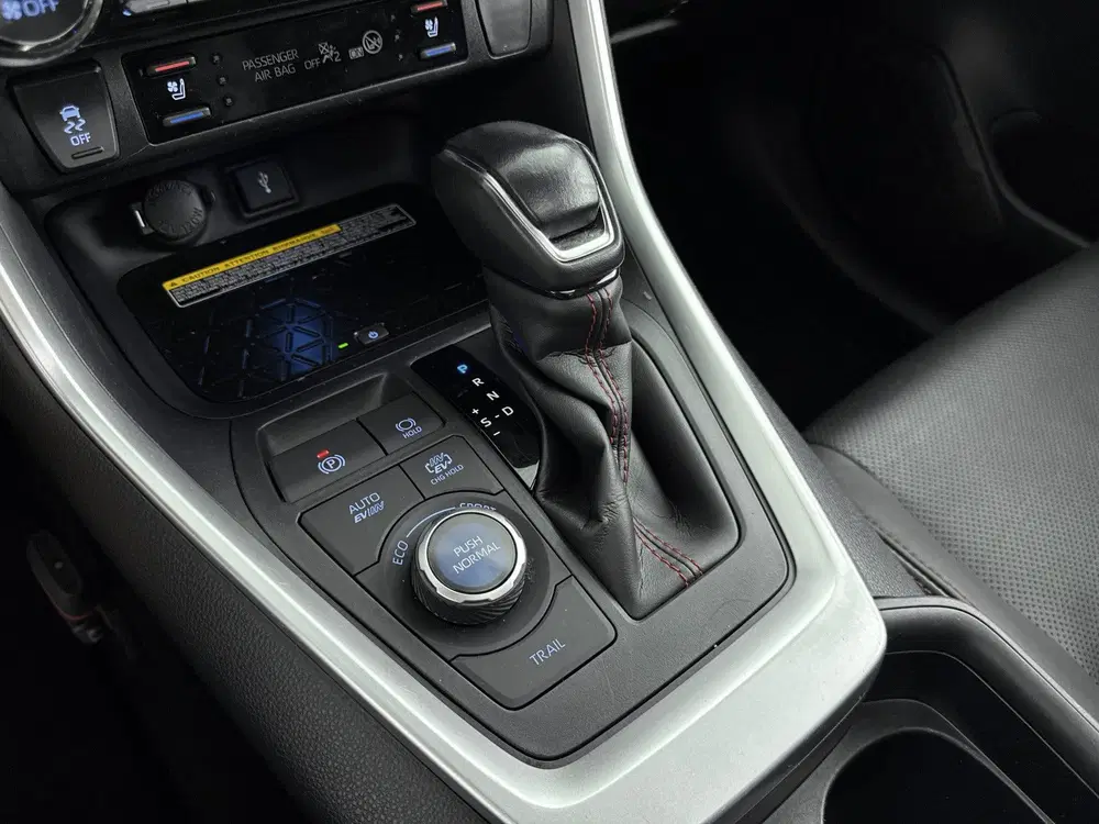 Toyota RAV 4 2.5 Plug-in Hybrid AWD Bi-Tone Plus uit 2022, foto 14
