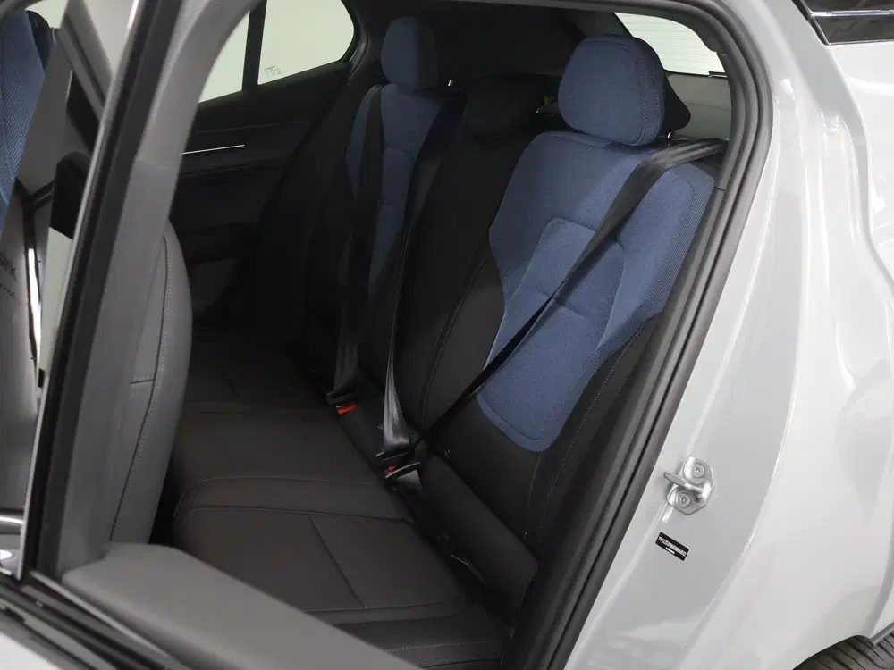 Volvo EX30 Twin Motor Performance Plus 69 kWh uit 2024, foto 11