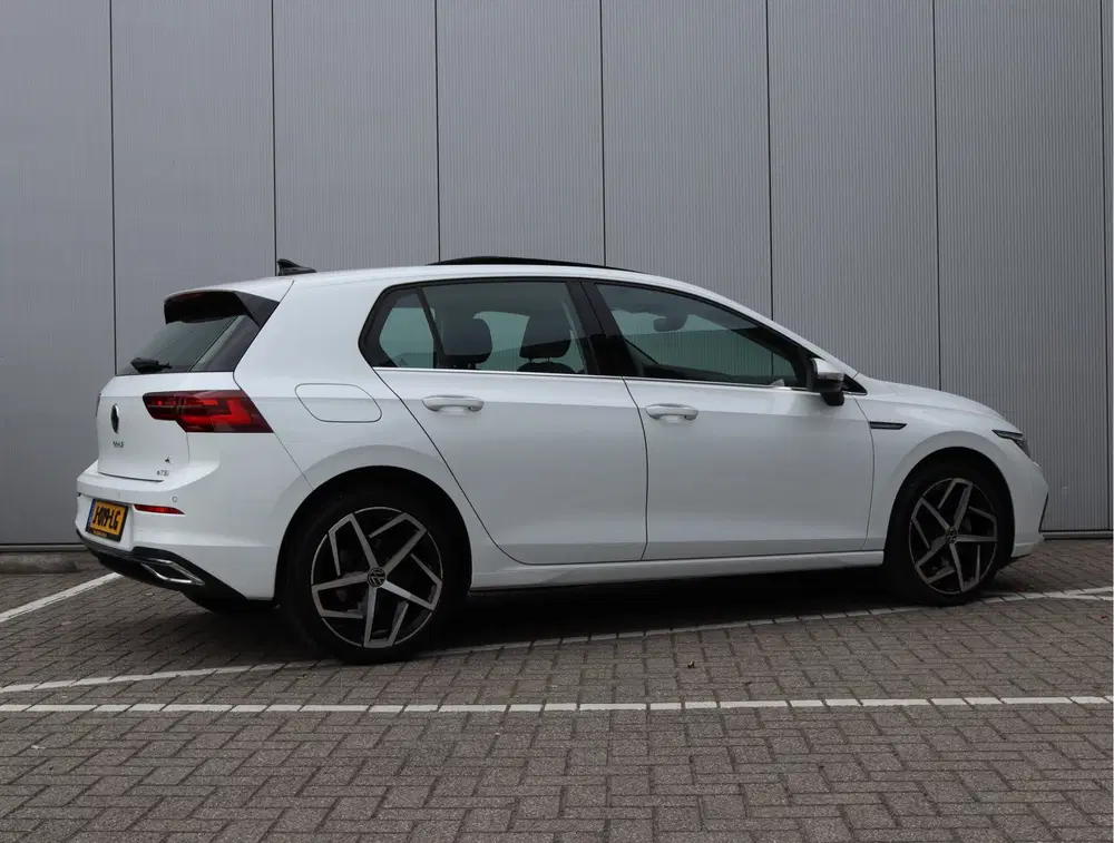 Volkswagen Golf 1.5 eTSI uit 2020, foto 5