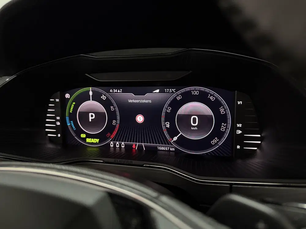 Skoda Superb 1.4 TSI iV Business Edition Plus uit 2020, foto 12