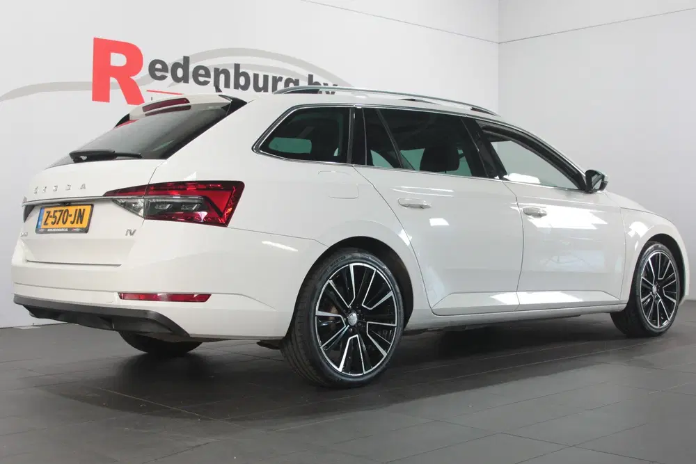 Skoda Superb 1.4 TSI iV Business Edition Plus uit 2020, foto 2