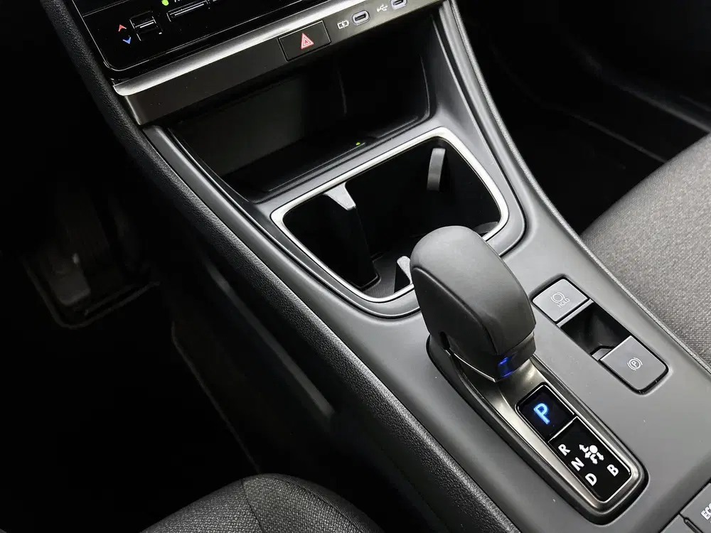 Lexus LBX 2WD uit 2025, foto 11