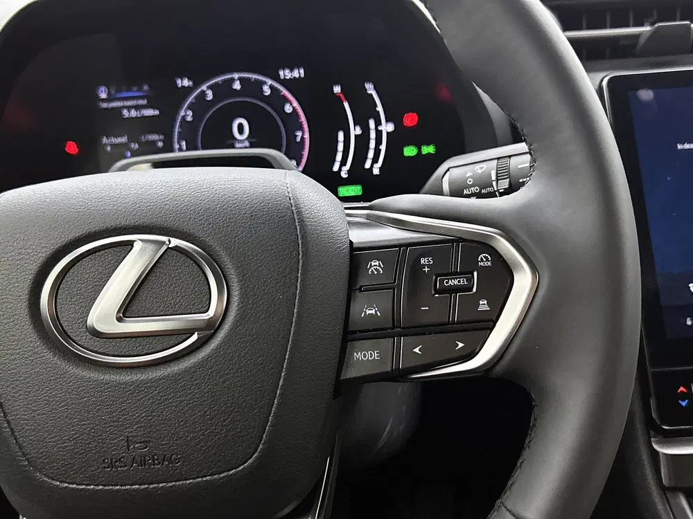 Lexus LBX 2WD uit 2025, foto 15