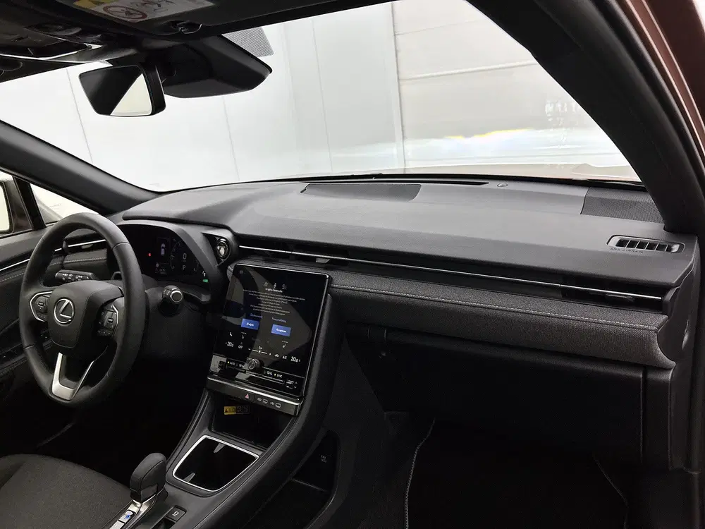Lexus LBX 2WD uit 2025, foto 6