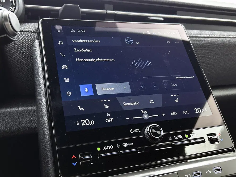 Lexus LBX 2WD uit 2025, foto 9