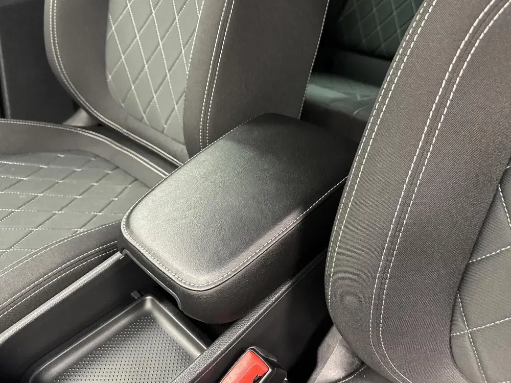 Skoda Karoq 1.5 TSi DSG Sportline Navigatie-Trekhaak-A uit 2023, foto 15