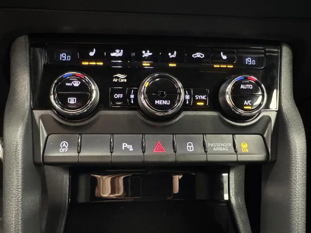 Skoda Karoq 1.5 TSi DSG Sportline Navigatie-Trekhaak-A uit 2023, foto 8